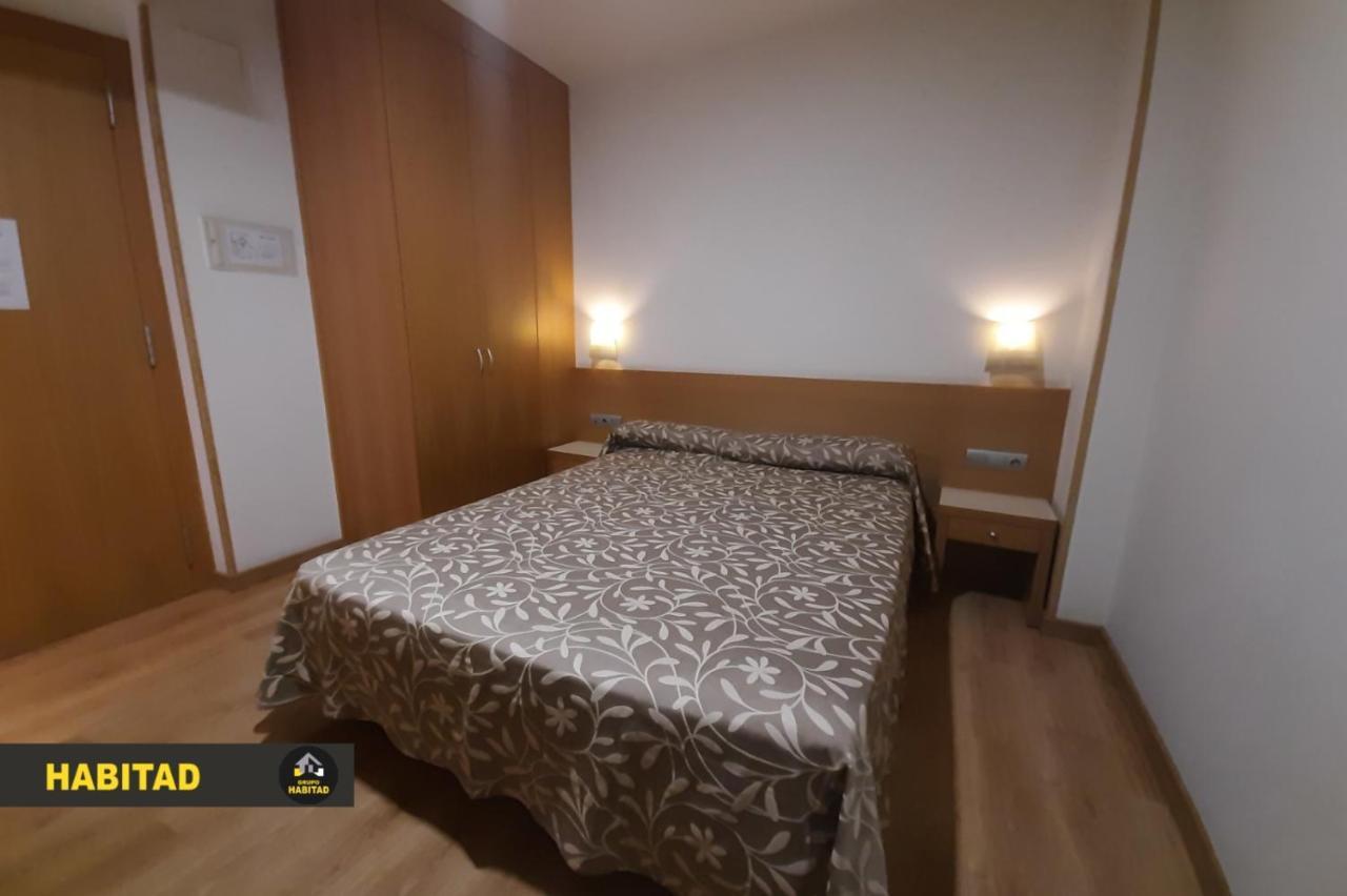 Hostal Rambla Sant Boi de Llobregat Bagian luar foto