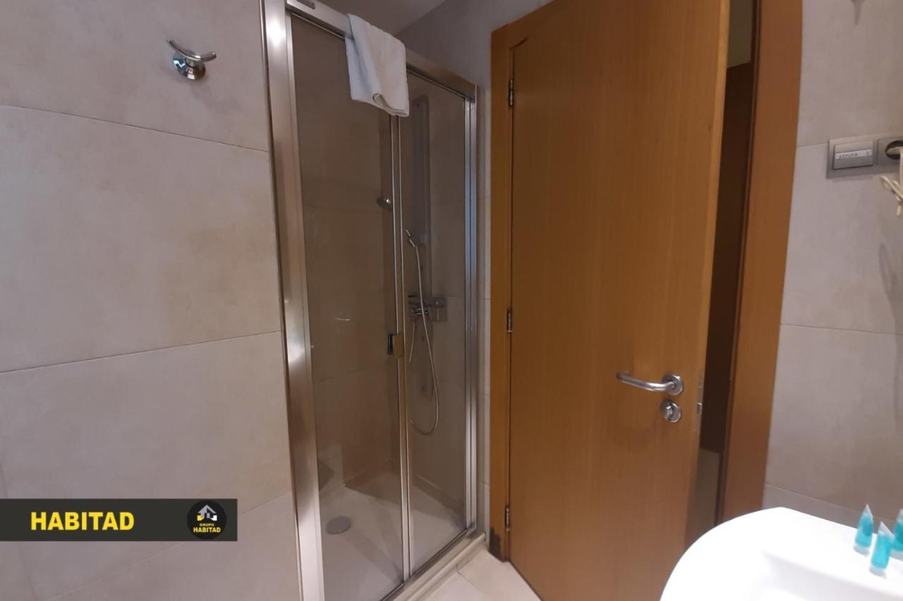 Hostal Rambla Sant Boi de Llobregat Bagian luar foto
