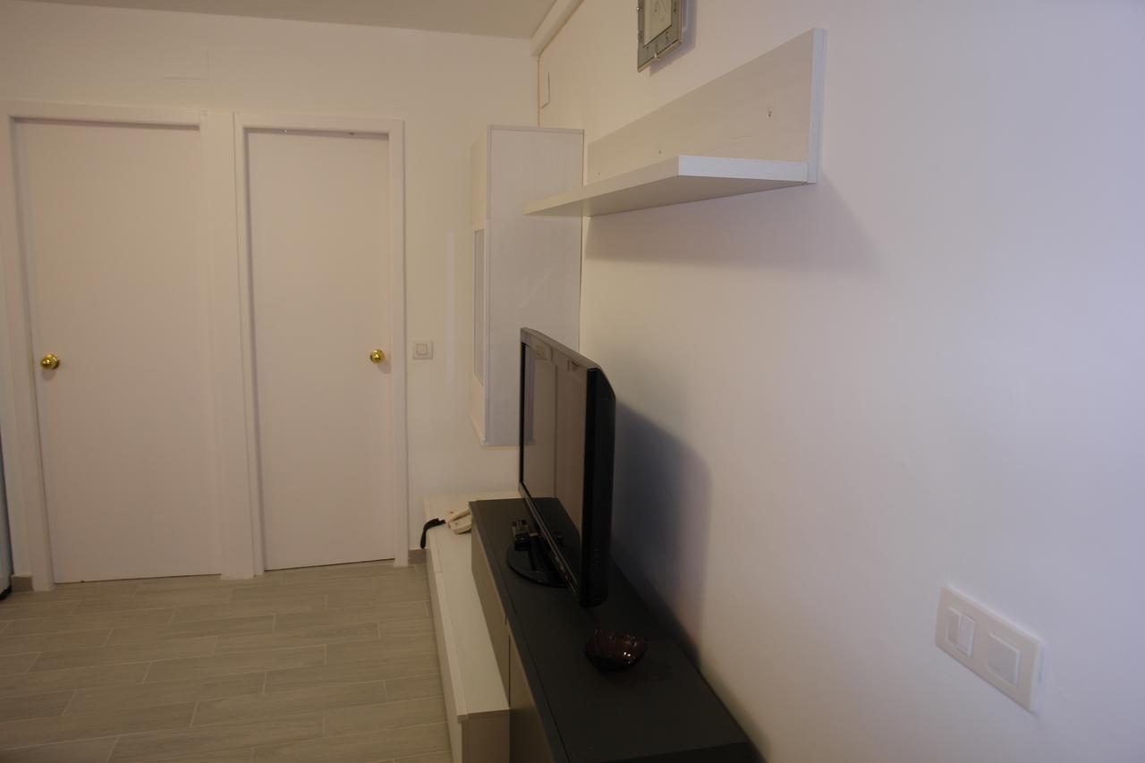 Hostal Rambla Sant Boi de Llobregat Bagian luar foto